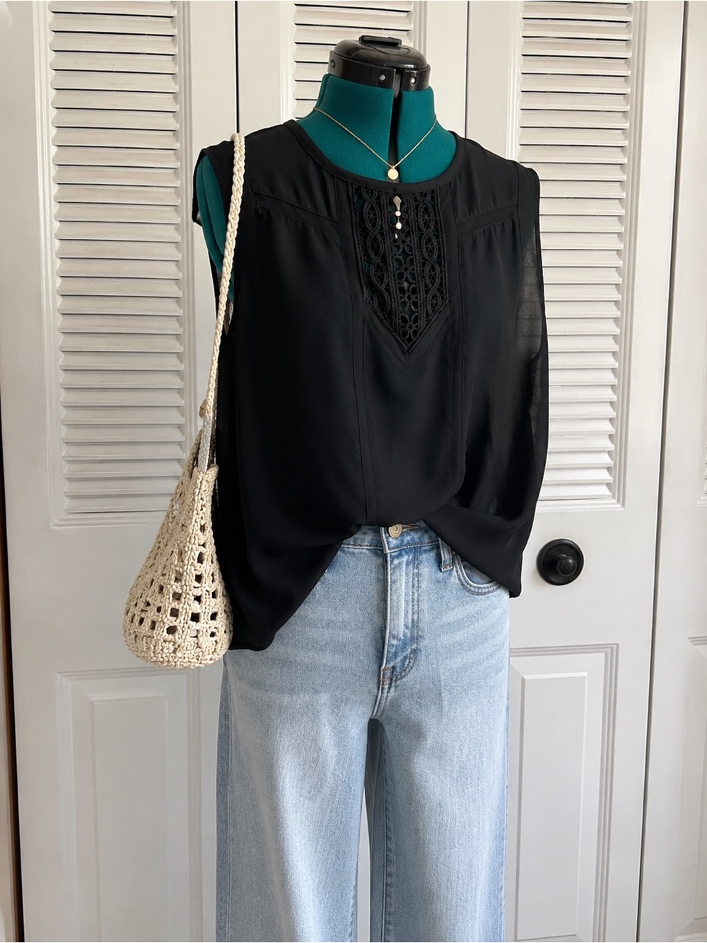 Vince Camuto Black Sleeveless Blouse Sheer Overlay Lace Front Detail Size S